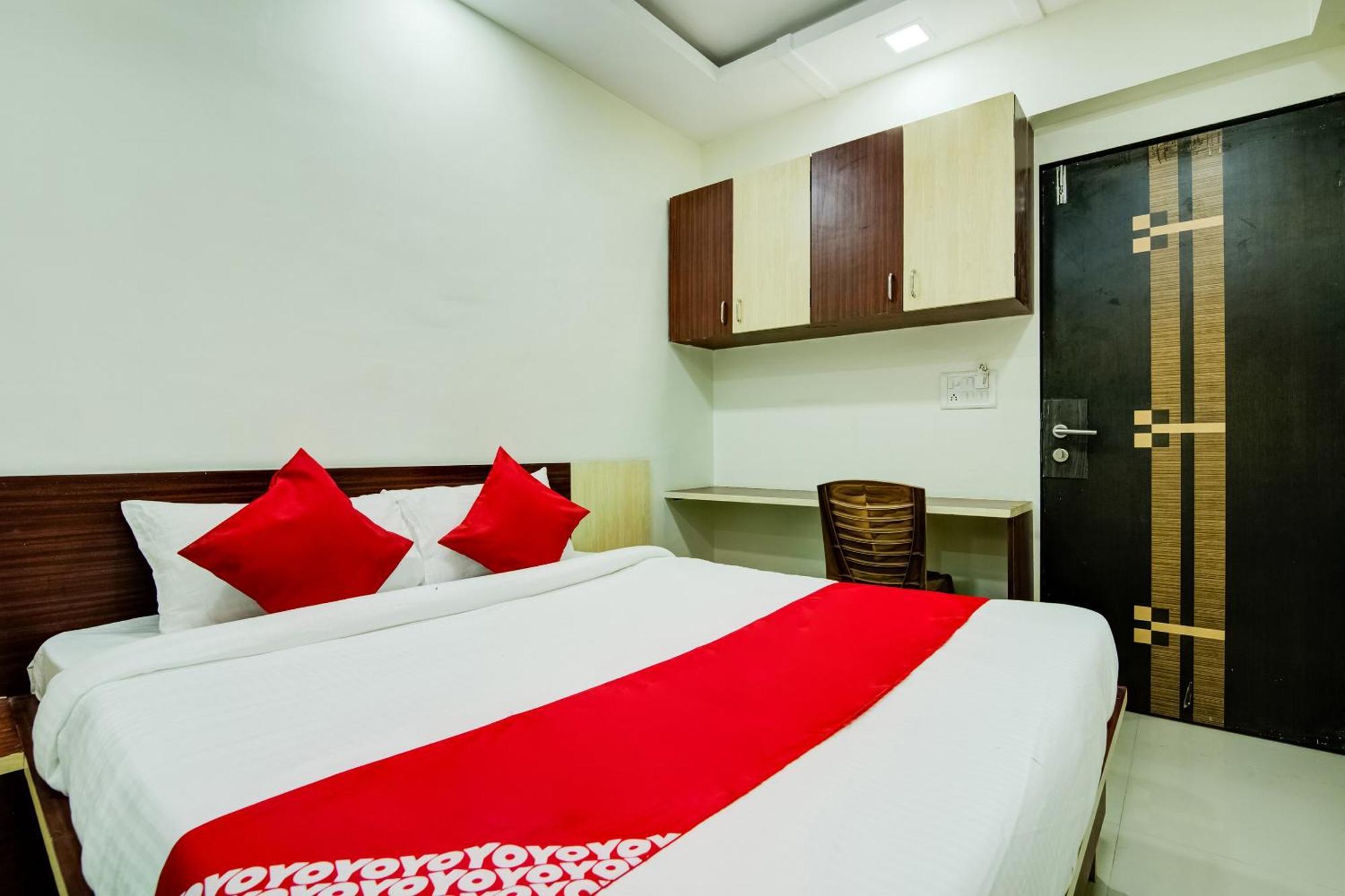 โอโย 36742 กุนัล พาเลซ Hotel นาวีมุมไบ ภายนอก รูปภาพ